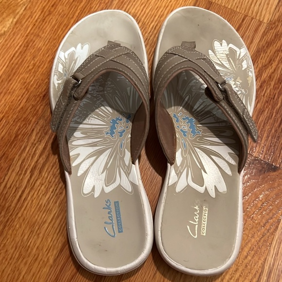 EUC Clark’s Summer Sandals - Picture 2 of 6